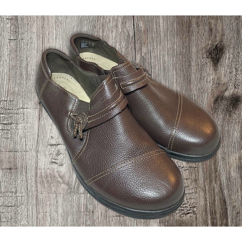 Clark women’s brown slides. Size 7.5